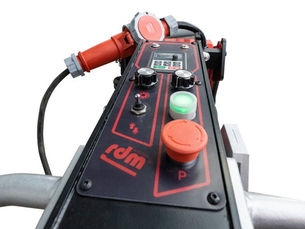 Шлифовально-полировальная машина на дистанционном управлении RDM-P680 Шлифовально-полировальная машина на дистанционном управлении RDM-P680